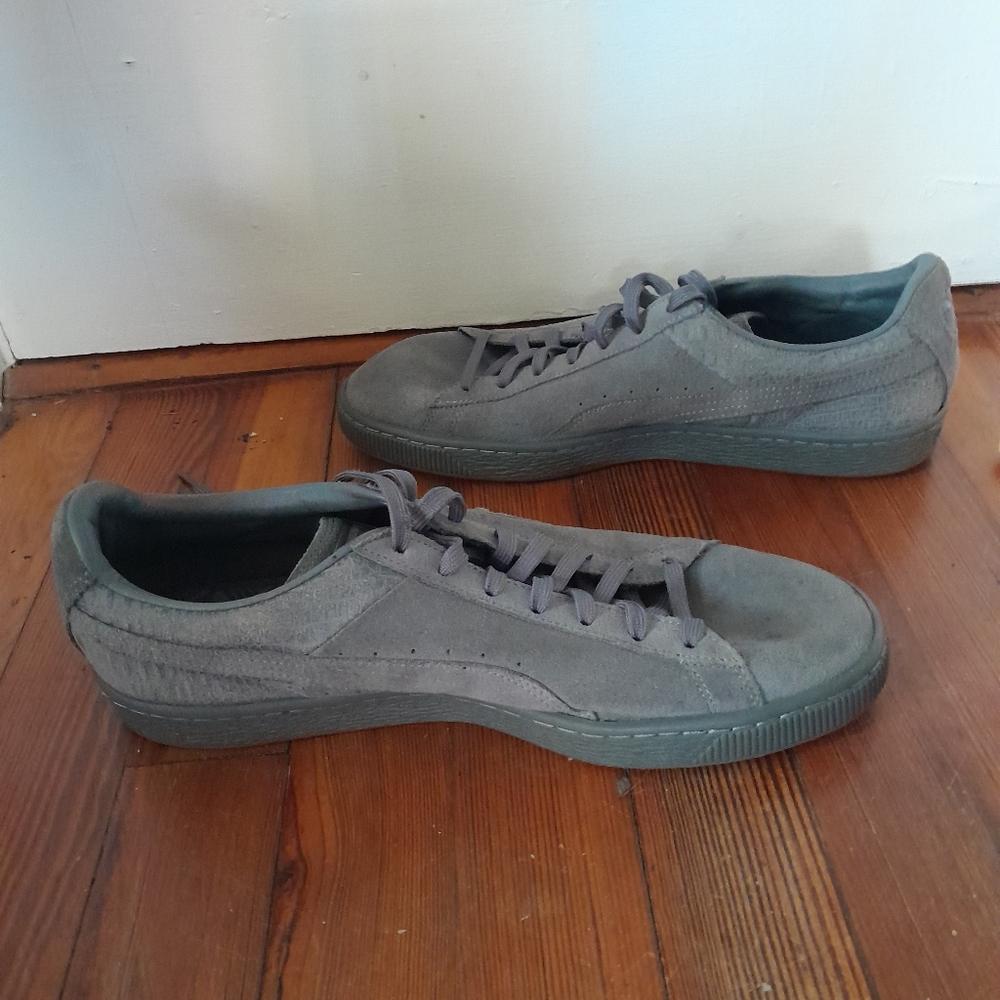 Gray On Gray Suede Pumas, Men's Size 11, Like New